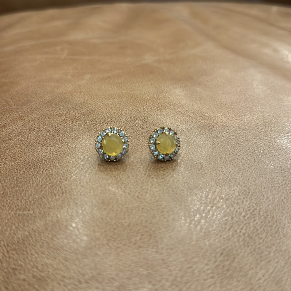 Kate Spade studs! - Picture 3 of 6